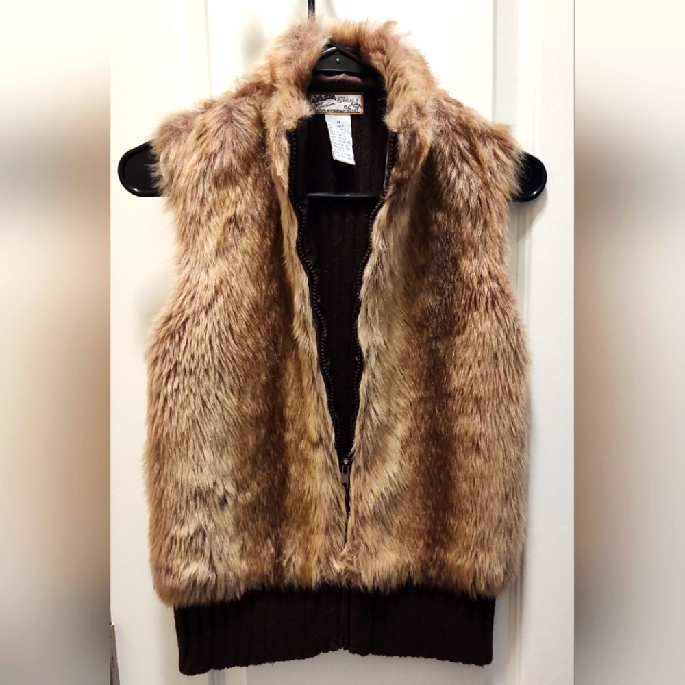 Sleeveless Faux Fur Vest in Tan